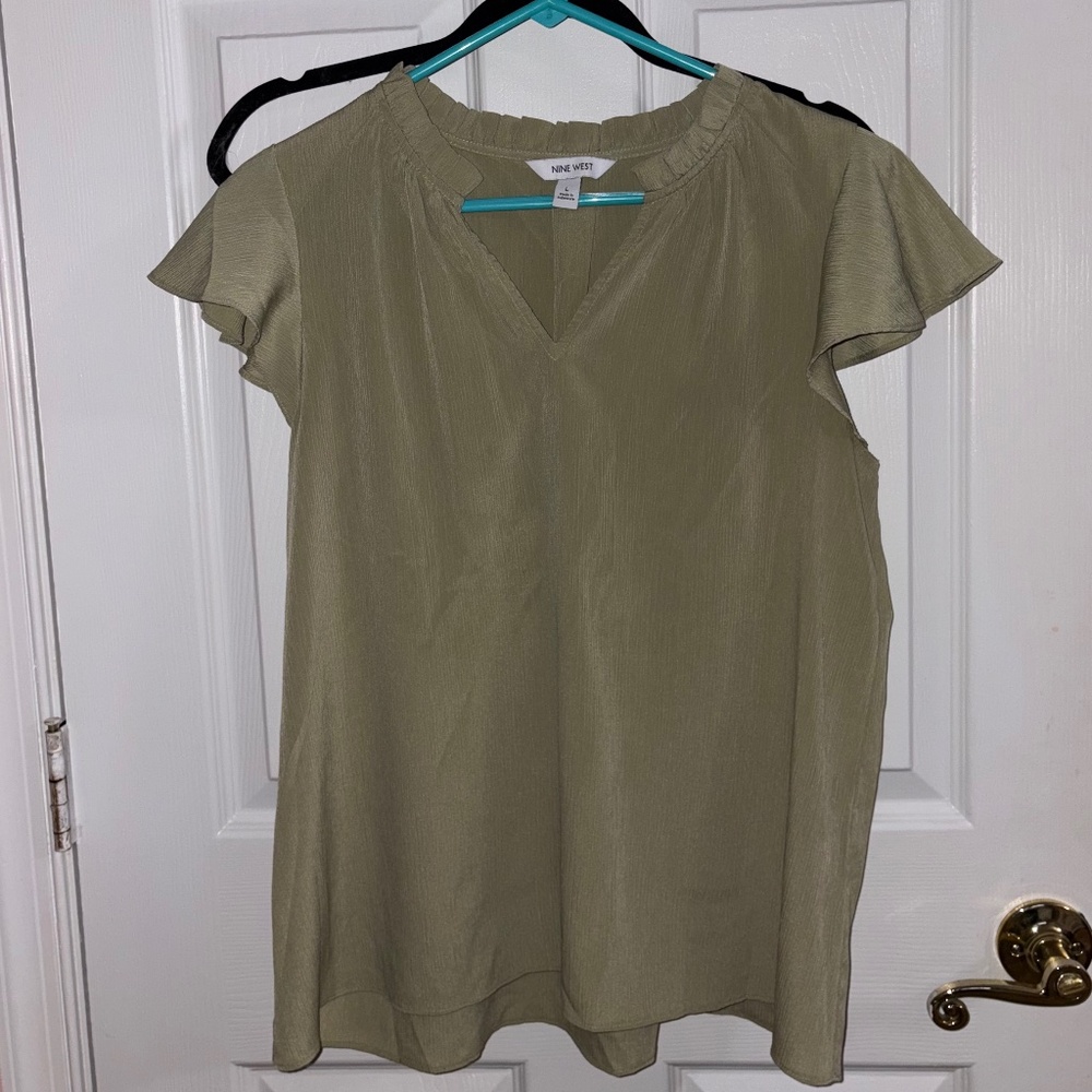 🌿 Nine West Olive Flutter Sleeve Blouse | Size L